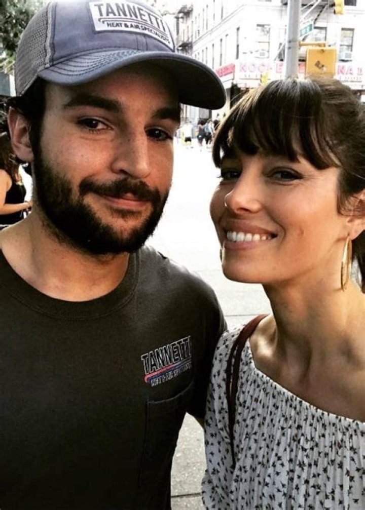 Christopher Abbott Height, Weight, Age, Girlfriend, Family, Biography