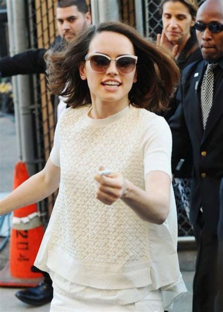 Daisy Ridley Height, Weight, Age, Boyfriend, Family, Facts, Biography