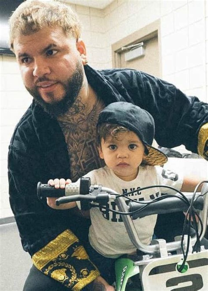 Farruko Height, Weight, Age, Girlfriend, Children, Family, Facts, Biography