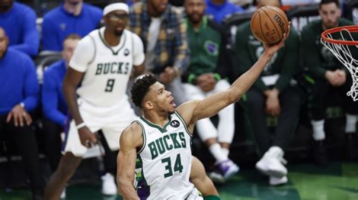 Giannis Antetokounmpo Net Worth | Celebrity Net Worth