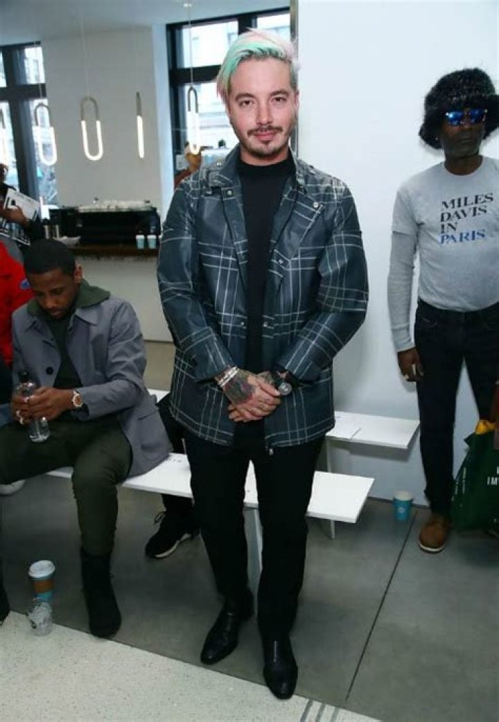 J Balvin Height, Weight, Age, Girlfriend, Family, Facts, Biography