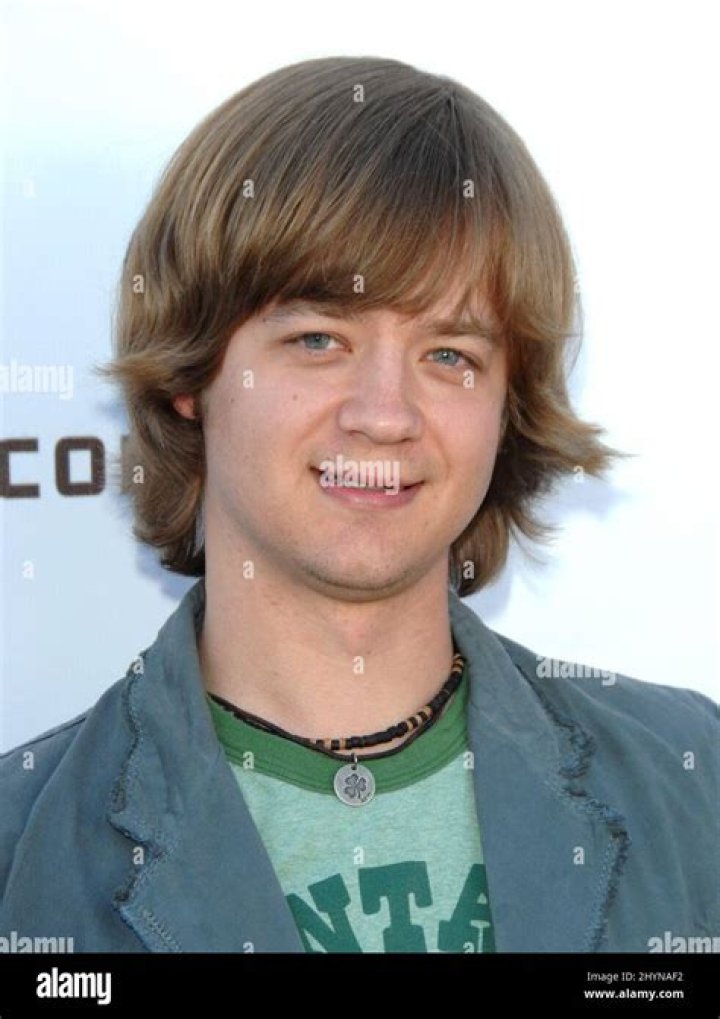 Jason Earles Height, Weight, Age, Spouse, Family, Facts, Biography