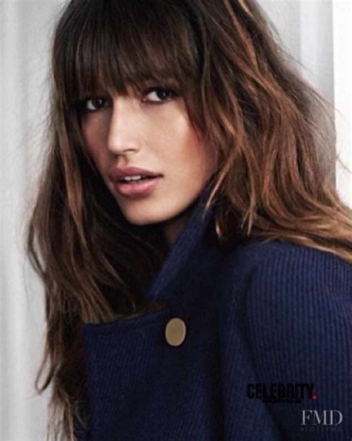 Kenza Fourati Wiki, Biographie, Age, Taille, Mariage, Contact & Informations