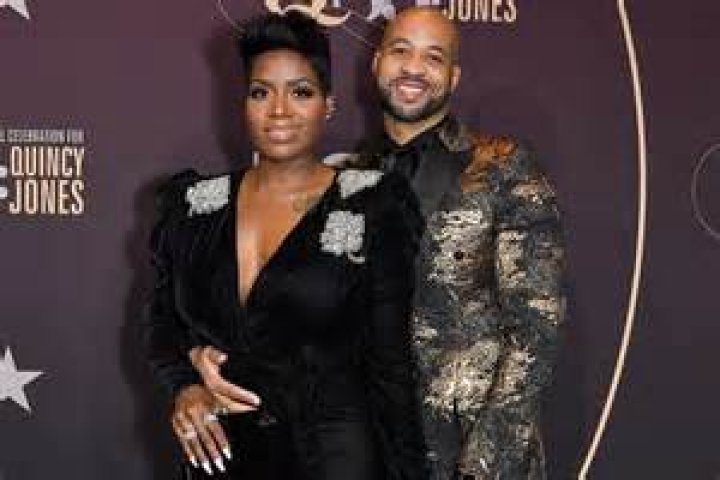 
Meet Kendall Taylor – Photos Of Fantasia Barrino’s Husband Since 2015
