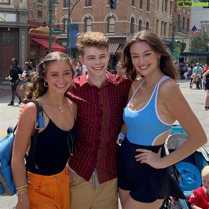 Merrick Hanna Age, Height, Mom, Twin, Girlfriend, Net Worth, Wiki