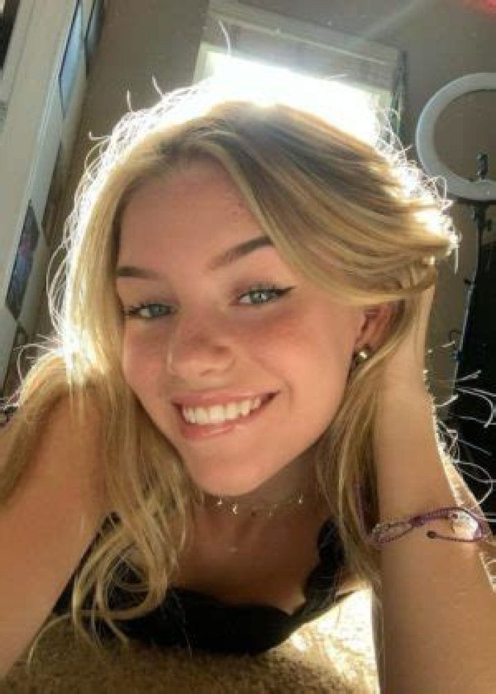 Naomiskyex Height, Weight, Age, Body Statistics