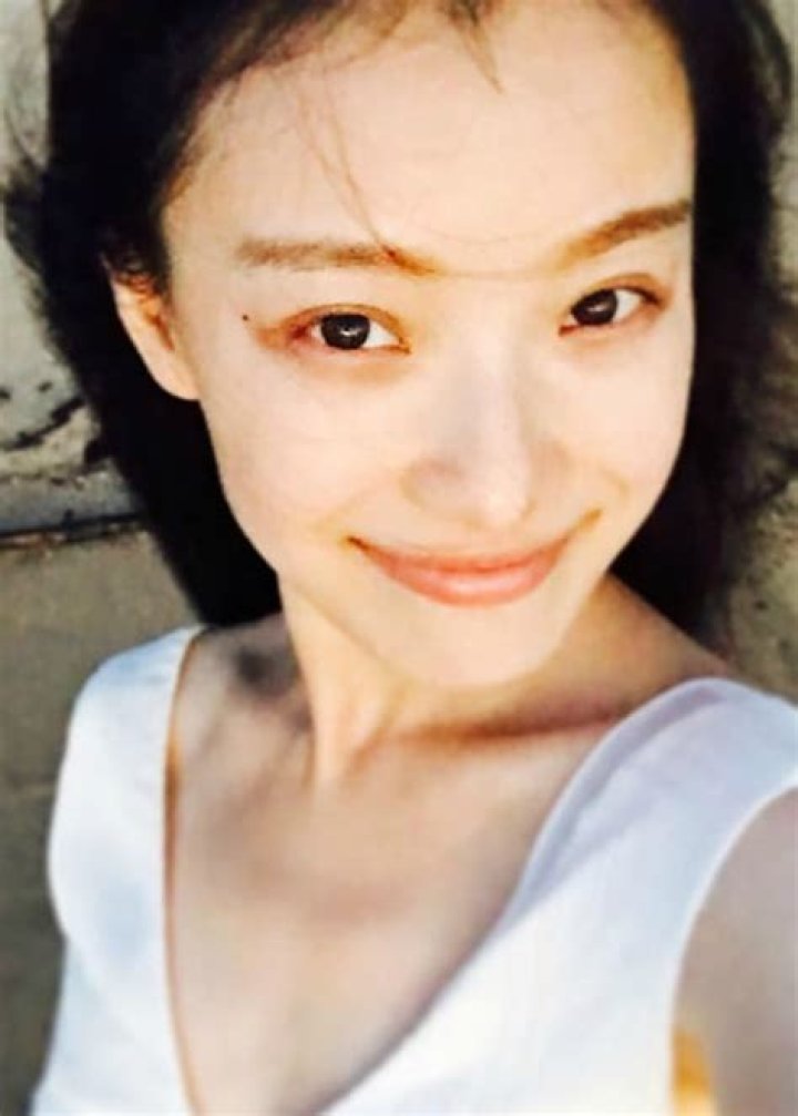 Ni Ni Height, Weight, Age, Boyfriend, Family, Facts, Biography